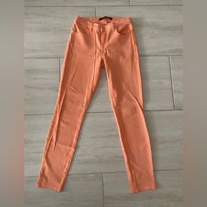 Pre-owned J Brand Skinny Jeans 26 in good condition. Mid rise